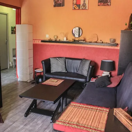 Le Château Hostel
