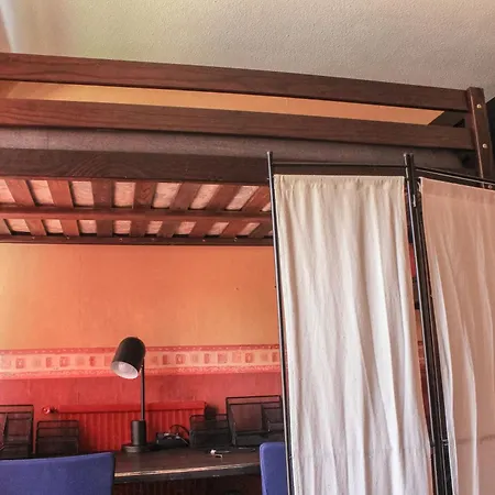 Le Chateau بيت شباب *