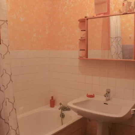 Le Chateau بيت شباب *