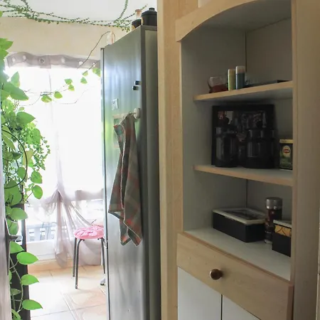 Le Chateau بيت شباب بلانكفور