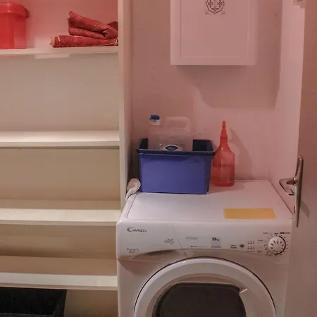 Le Chateau بيت شباب